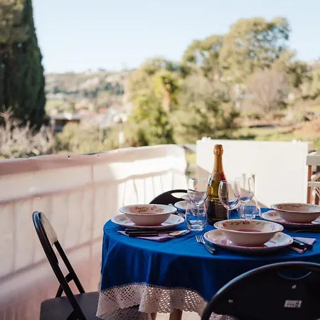 Apartamento Guesthost - Cozy With Terrace In