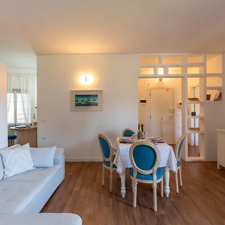 Guesthost - Cozy With Terrace In Apartamento San Remo