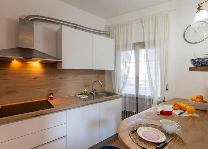 Apartamento Guesthost - Cozy With Terrace In *