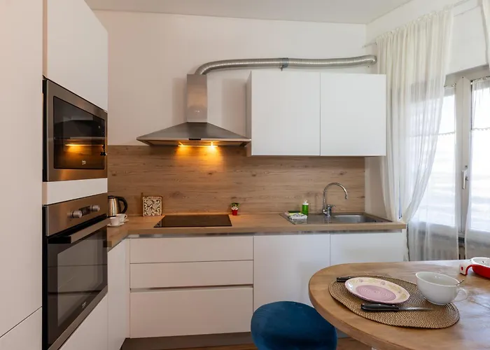 Apartamento Guesthost - Cozy With Terrace In