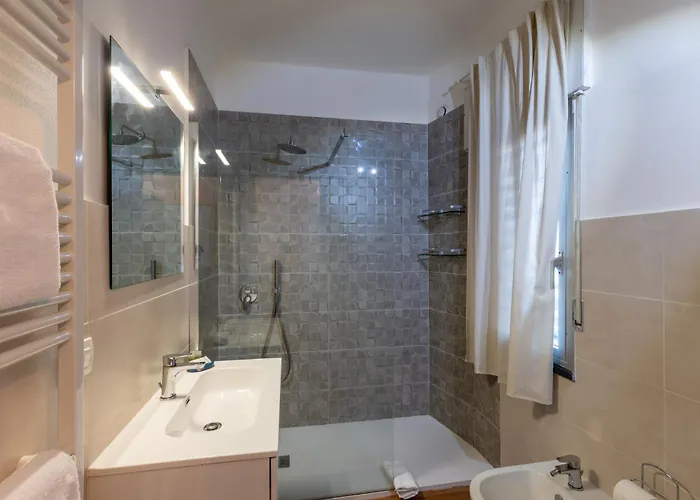 Guesthost - Cozy With Terrace In Apartamento San Remo