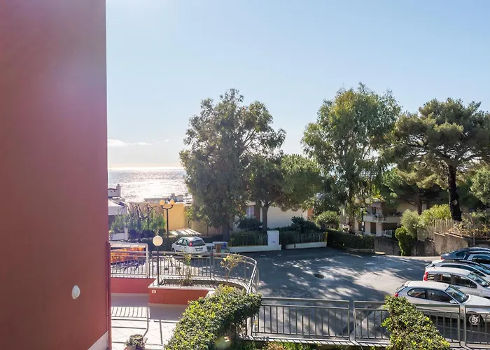 Guesthost - Cozy With Terrace In * San Remo